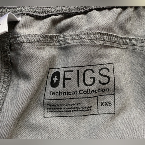 FIGS Kade Cargo Scrub Pant - Picture 3 of 6